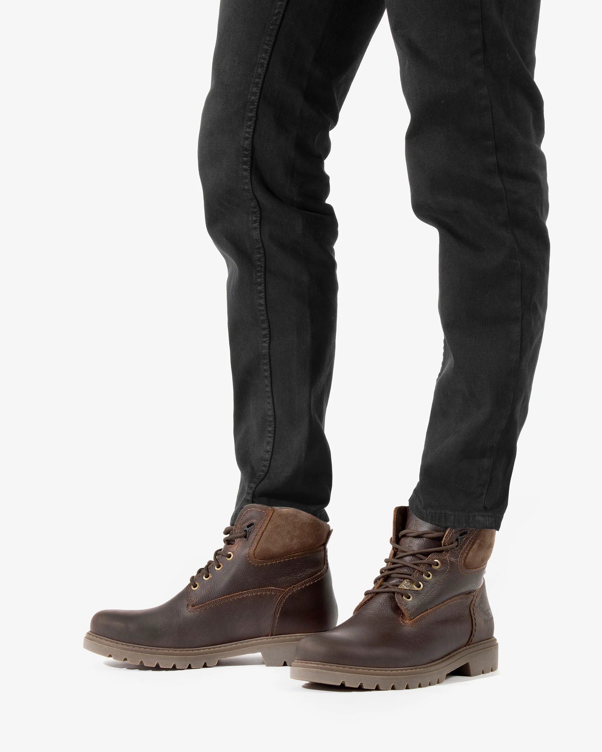 Amur Gtx C10 Napa Grass Castaño - Image 3