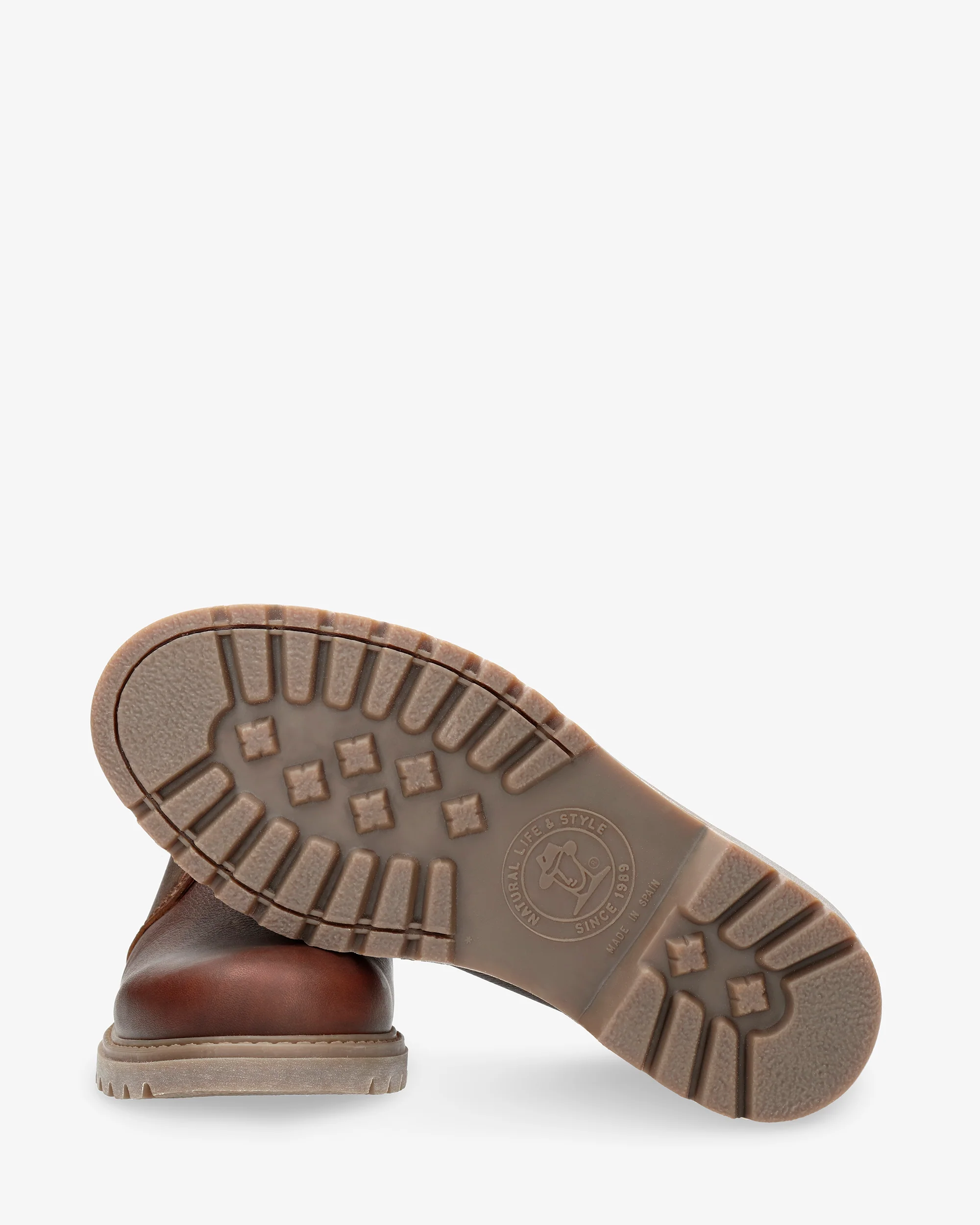 Bota Panama C44 Napa Grass Castaño - Image 5