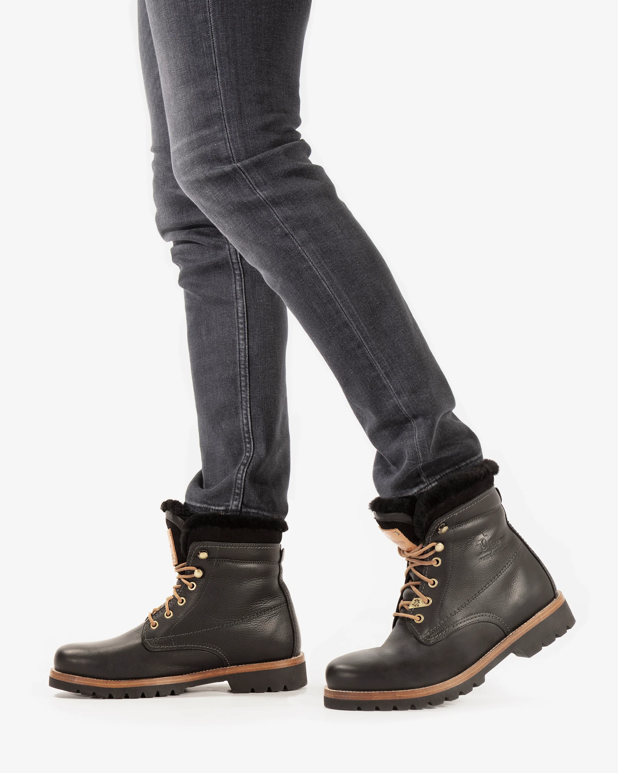 P03 Aviator Igloo C18 Napa Grass Negro - Image 3